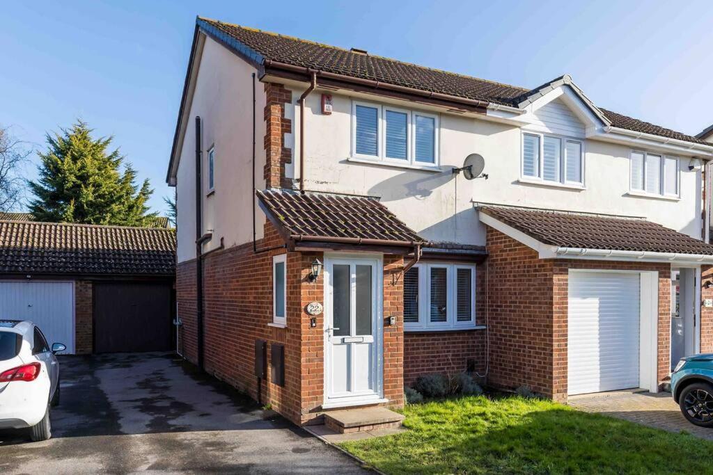2 Bedroom House-Driveway - Bournemouth Hospital - Long Stay Discounts - Lima Apartments Ltd Zewnętrze zdjęcie