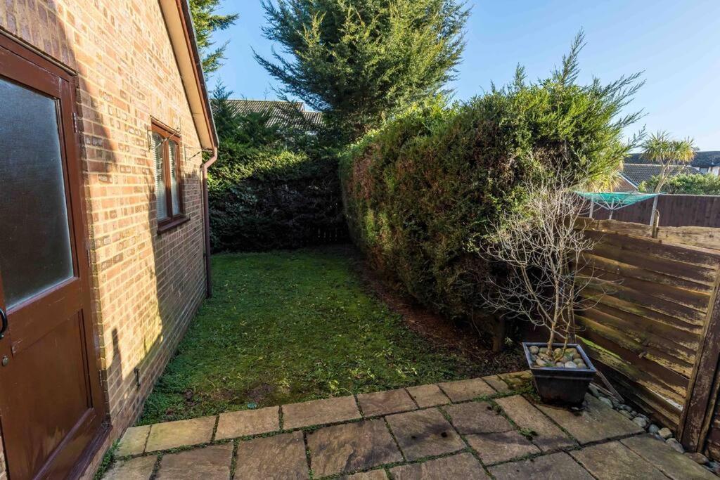 2 Bedroom House-Driveway - Bournemouth Hospital - Long Stay Discounts - Lima Apartments Ltd Zewnętrze zdjęcie